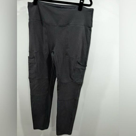 Natural Reflections Pants - Set of 2 - Natural Reflections Black Cargo Leggings